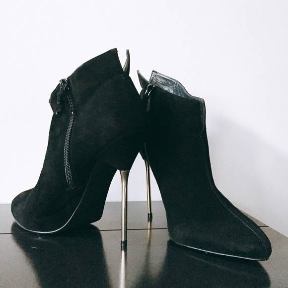 Stuart Weitzman Blasue Ankle Boots