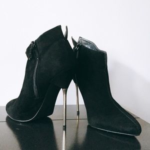 Stuart Weitzman Blasue Ankle Boots