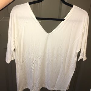 white v neck piko