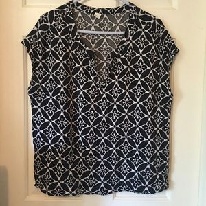 Black and white old navy top