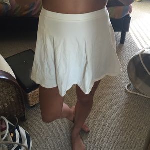 White flowy skirt