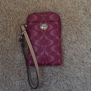 Phone/camera wristlet