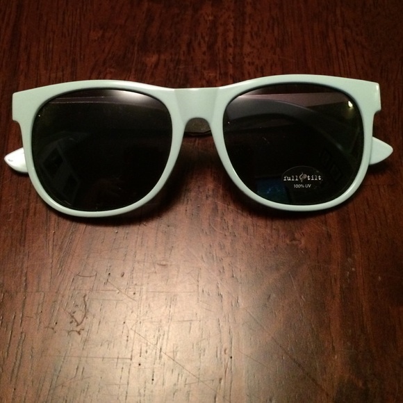 Sunglasses - Picture 1 of 3