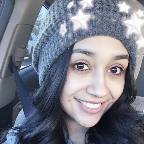 Meet your Posher, Ariana