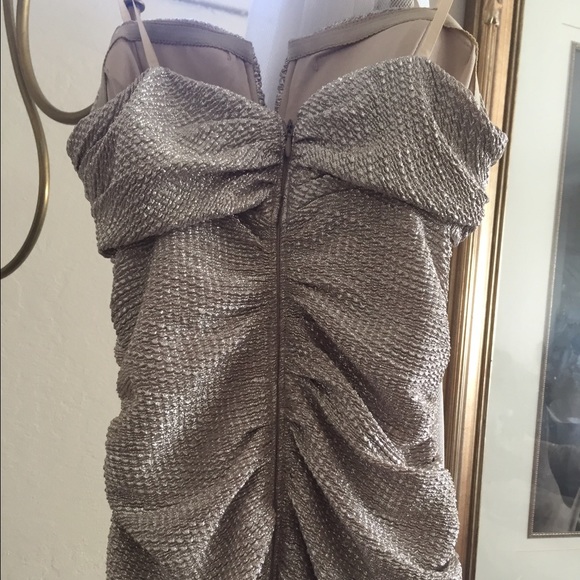 Gorgeous dress only worn once - Picture 3 of 3