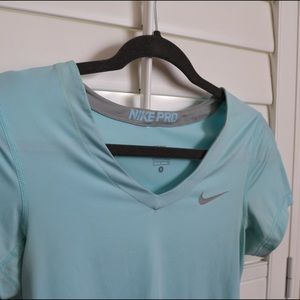 REDUCED PRICE🎉 Light blue Nike pro top