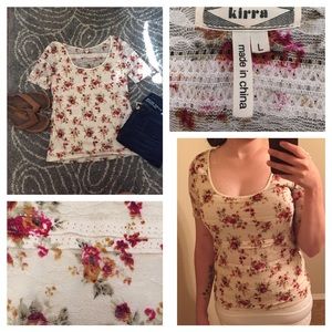 adorable flowered top ✅