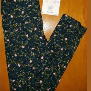Lularoe tall and curvy TC. Rosebuds