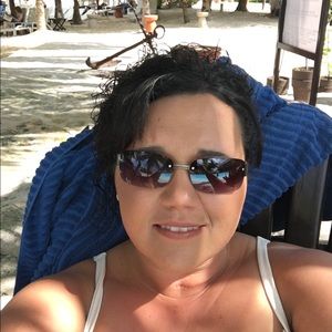 Meet your Posher, Pam