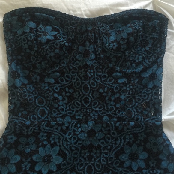 ❌❌❌ SOLD ❌❌❌For Love & Lemons - Picture 3 of 4