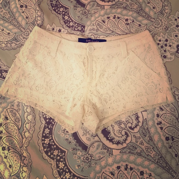 Cream lace shorts