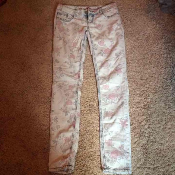 Floral Print Light Wash Jeans
