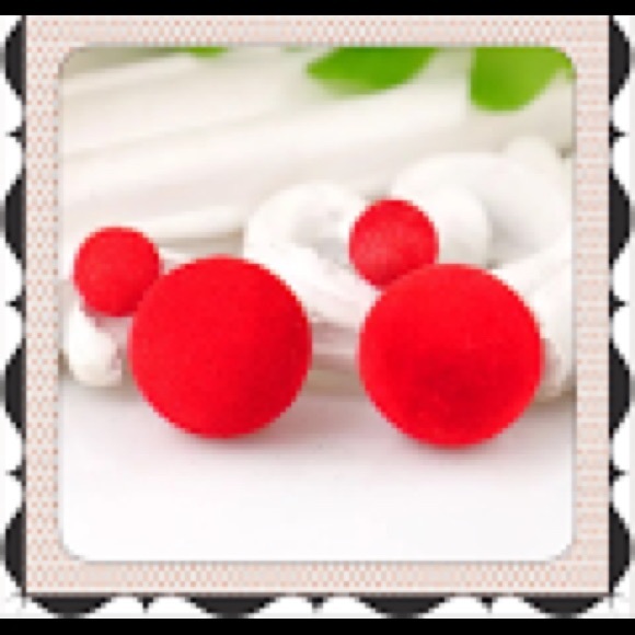 CLEARANCE Brand New Double Sided Earrings White