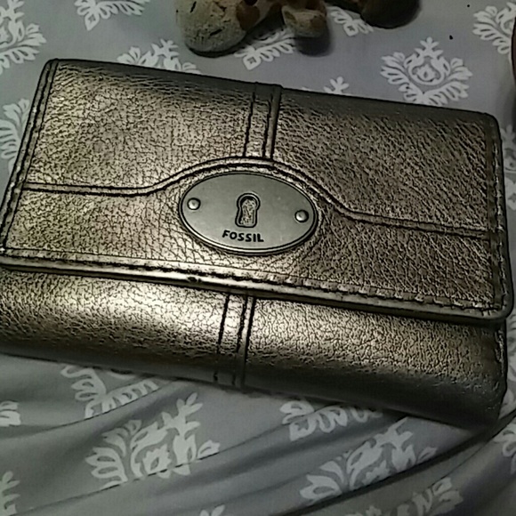 Fossil wallet