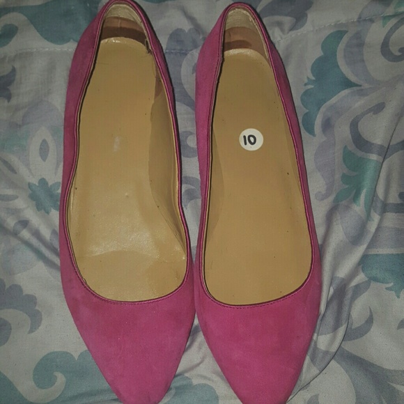 Vintage-like Suede Fuchsia Flats