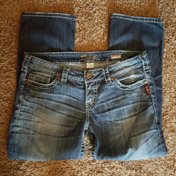 SILVER JEANS CAPRIS! SIZE 32! Great condition!