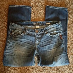 SILVER JEANS CAPRIS! SIZE 32! Great condition!