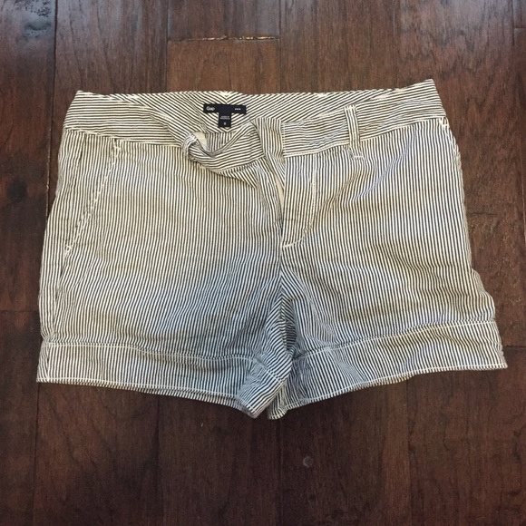 Blue seer sucker shorts