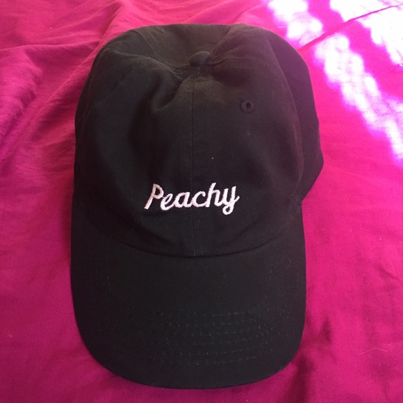 Brandy Melville peachy hat