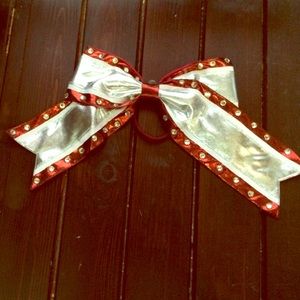 Cheer bow