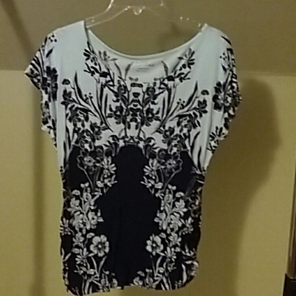 Short sleeve top
