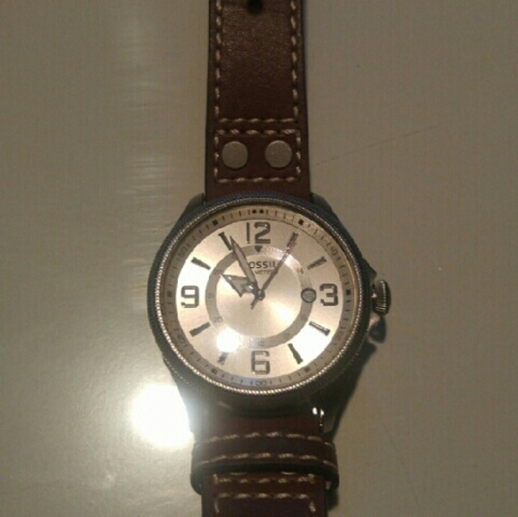 Fossil Watch - Picture 1 of 1