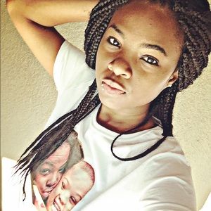 Meet your Posher, Toyia