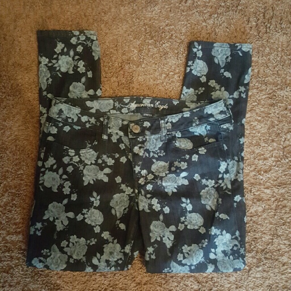 Size 12 like new floral American eagle jeans