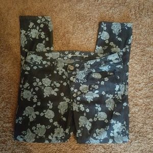 Size 12 like new floral American eagle jeans