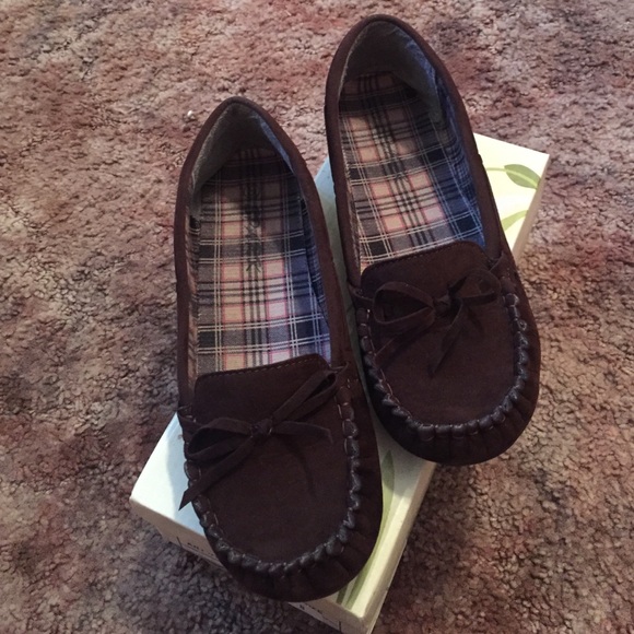 Brown moccasins! Size 8. Like new only worn twice - Picture 1 of 3