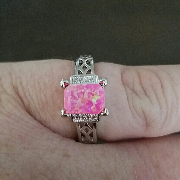 Pink Fire Opal and baguette ring - Picture 2 of 2