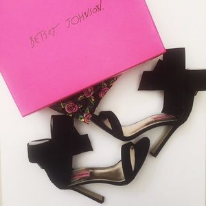 Betsey Johnson Bow Pumps