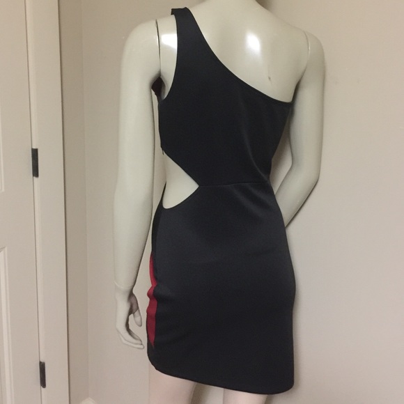 WOWZA it's sexy ~ Cut-out bandage dress red black - Picture 2 of 3