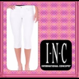 CLEARANCE INC Capri Cropped Pants