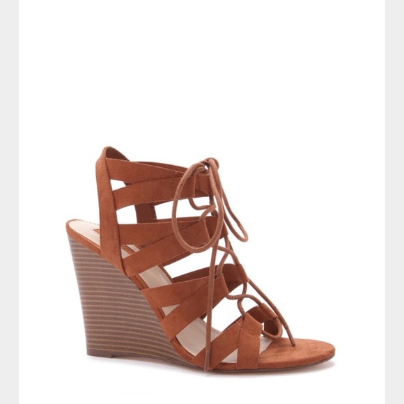 Like new lace up wedge!
