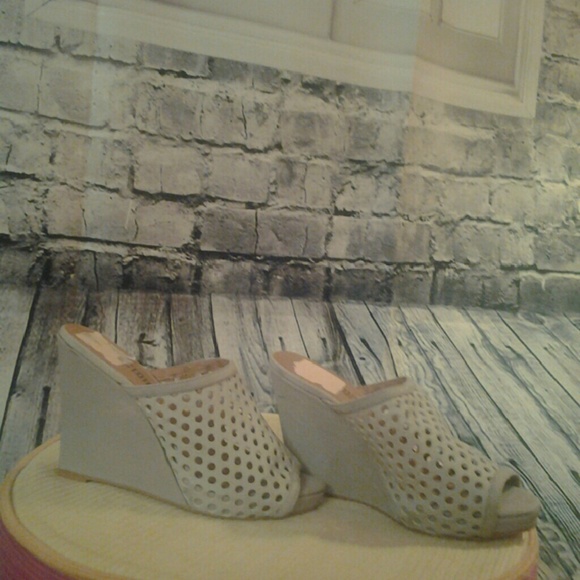 Full Weged La Victoire Sandals - Picture 4 of 4