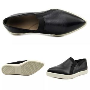 New Naya Yvonne Black Leather Slip On Sneaker