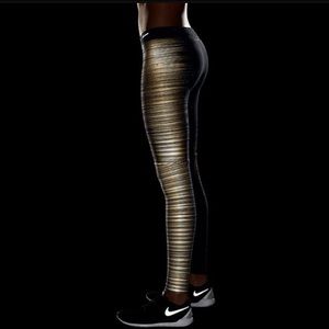 NWT Nike flash reflective leggings