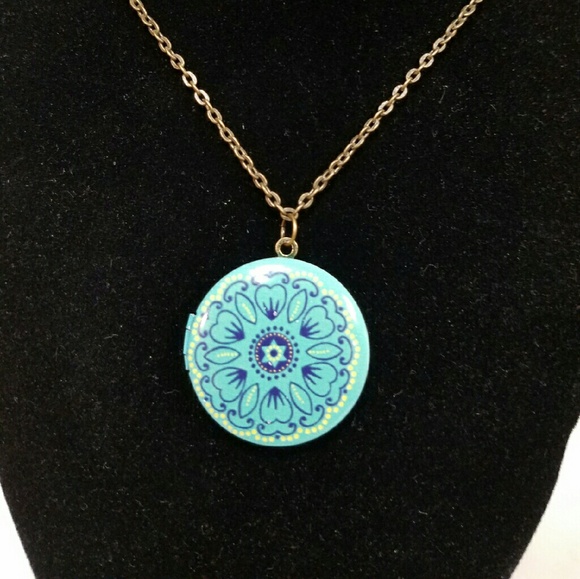 Fully functioning locket - Picture 1 of 2
