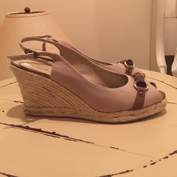 Talbots great condition nude wedges