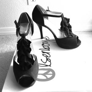 Black heels peep toe suede 8