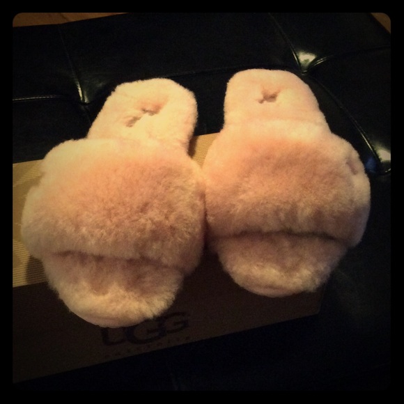 UGG Shoes - UGG FLUFF SLIDE SLIPPERS PINK SZ 8