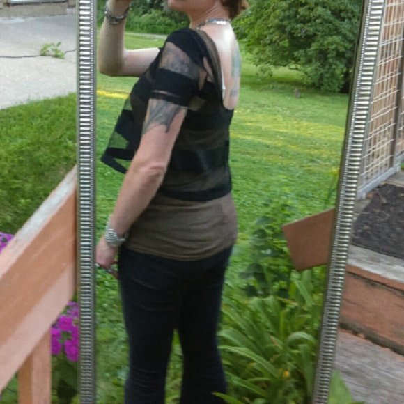 BCBGeneration Semisheer Crop Top - Picture 4 of 4