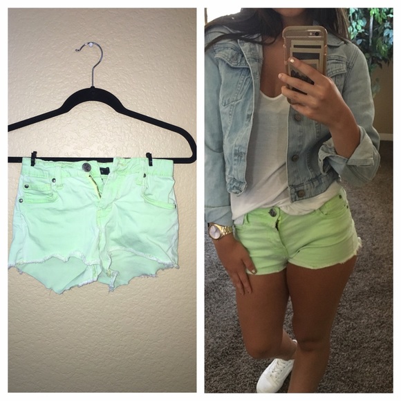 STS BLUE Light Green Shorts