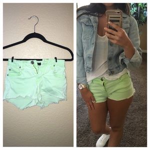 STS BLUE Light Green Shorts
