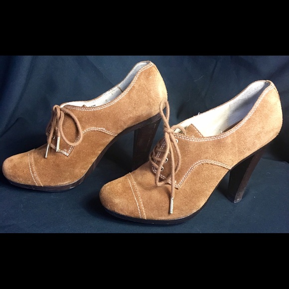 Michael Kors Brown Suede enclosed heels .