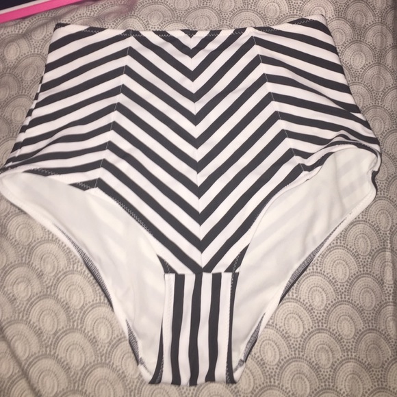 Striped Highwaisted Bikini Bottoms