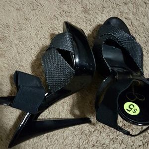 Black strap platforms