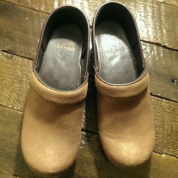 NWOT Dansko Pro Crepe Bronze Suede clogs