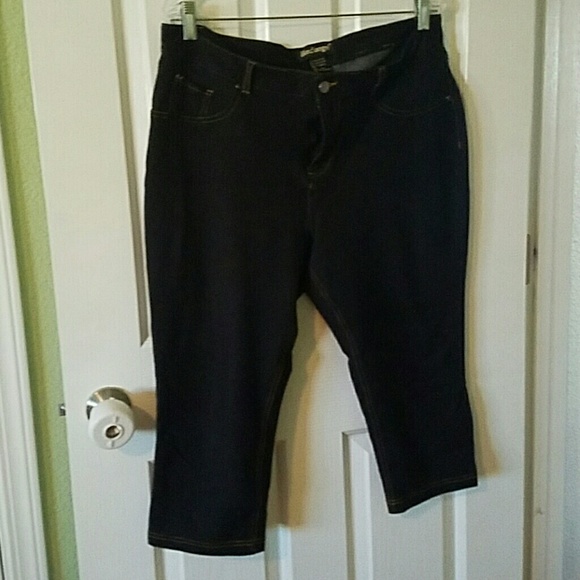 Super stretchy Capri pants